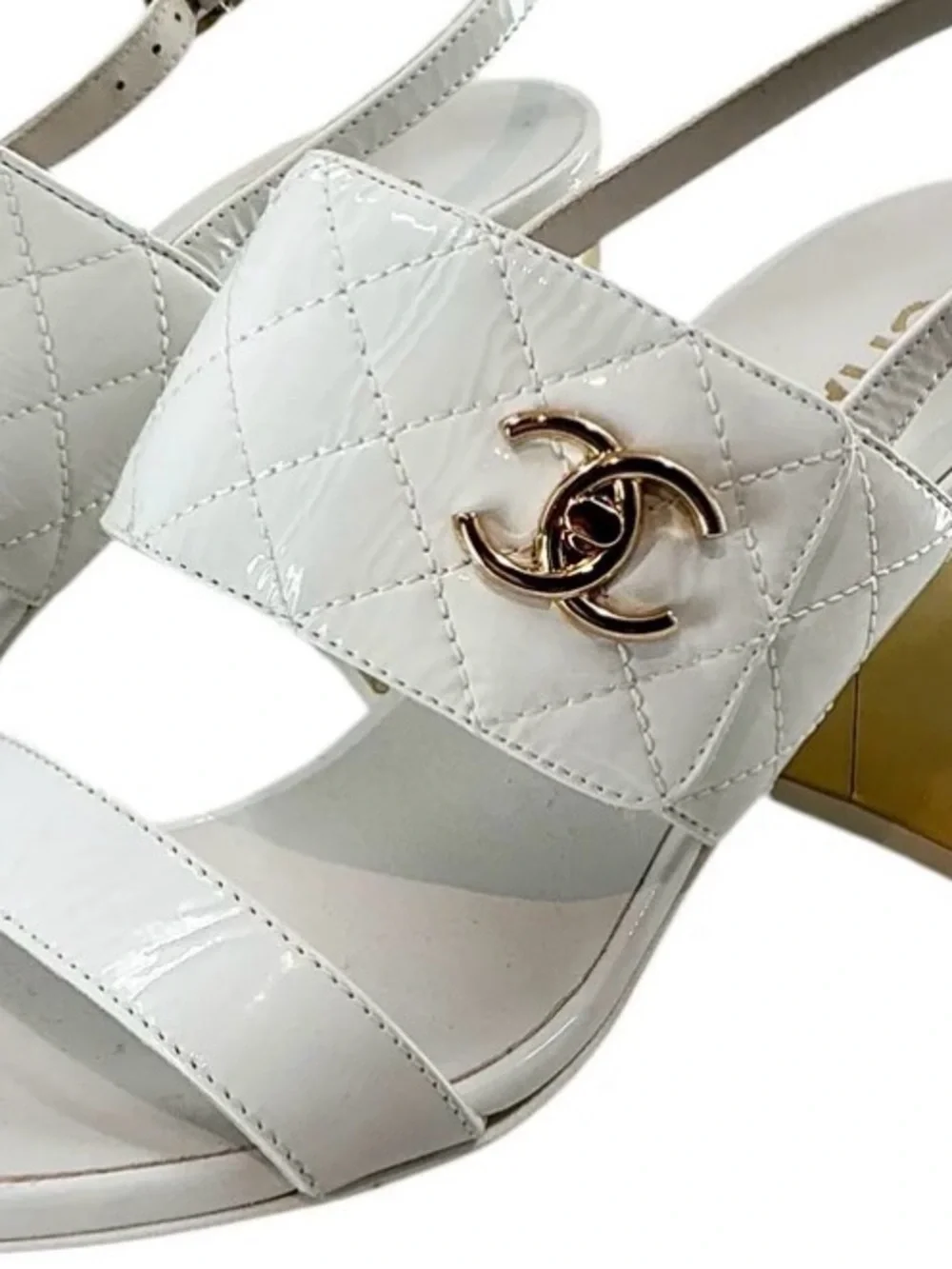 Absolutely GORGEOUS Patent Quilted Chanel Turnlock Sandals size 7 with box!